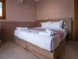 Двухместный номер Стандарт с балконом и с частичным видом на море