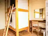 Кровать в общем номере (женский номер)