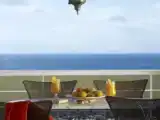 Полулюкс с общим бассейном с видом на море