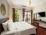 Двухместный номер Deluxe с видом на бассейн