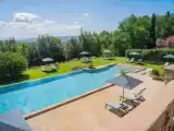 Двухместный полулюкс с видом на бассейн