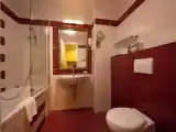 Трёхместный семейный номер Стандарт с видом на бассейн