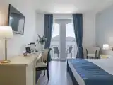 Двухместный номер Стандарт с балконом и с видом на озеро