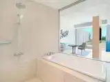 Четырёхместный полулюкс с видом на сад