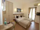 Двухместный номер Стандарт с частичным видом на море
