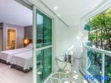 Трёхместный номер Luxury с видом на улицу