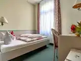 Двухместный номер Эконом с видом на железную дорогу