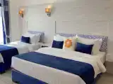 Трёхместный номер Deluxe с балконом и с видом на город