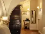 Трёхместный номер Deluxe с видом на канал
