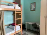 Кровать в общем номере (мужской номер)