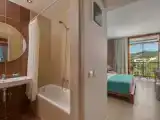 Номер Стандарт с частичным видом на море