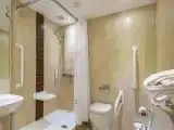 Двухместный номер Стандарт с частичным видом на море