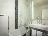 Двухместный полулюкс с балконом и с видом на озеро