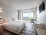Номер Стандарт с частичным видом на море