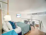 Семейный люкс с балконом и с частичным видом на море