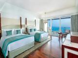 Четырёхместный номер with Skyline Sea View Deluxe