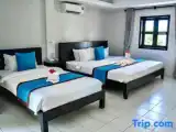 Трёхместный номер Deluxe