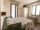 Студия с видом на сад