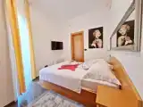 Двухместный номер Эконом с балконом и с видом на сад