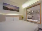 Трёхместный номер Deluxe с видом на сад
