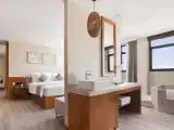 Семейный люкс с 2 комнатами с видом на город