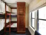 Кровать в общем номере (женский номер)