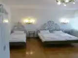 Трёхместный номер Стандарт с балконом