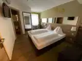 Трёхместный номер Эконом c 1 комнатой