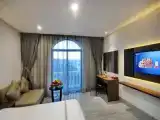 Двухместный номер Deluxe с балконом и с видом на бассейн