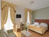 Трёхместный номер с балконом