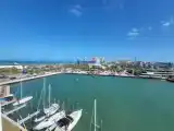 Четырёхместный полулюкс с балконом и с видом на гавань