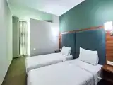 Трёхместный номер Стандарт с балконом и с красивым видом из окна