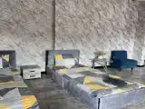 Студия с видом на город
