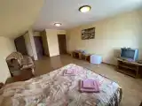 Четырёхместный номер Стандарт с красивым видом из окна