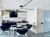 Студия с красивым видом из окна