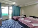 Трёхместный семейный номер Стандарт с балконом
