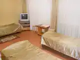 Трёхместный номер (корпус 1) Однокомнатный с балконом