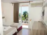 Двухместный номер Стандарт с частичным видом на море