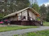 Глэмпинг "Зубр" с балконом и с красивым видом из окна