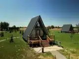 Четырёхместный коттедж с балконом и с красивым видом из окна