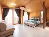Двухместный Экодом шале с балконом и с красивым видом из окна