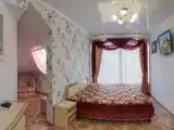 Трёхместный семейный полулюкс Мансарда