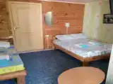 Трёхместный семейный номер Classic с балконом