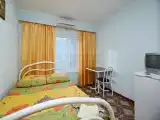Четырёхместный полулюкс с красивым видом из окна