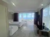 Трёхместные апартаменты с балконом и с видом на море