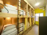 Капсула с балконом и с красивым видом из окна