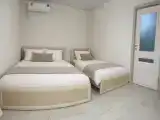 Трёхместный семейный коттедж с красивым видом из окна