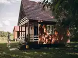 Коттедж с 2 комнатами с балконом