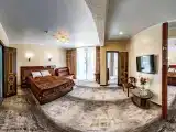 Пятиместный семейный люкс с 2 комнатами с балконом