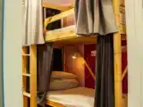 Кровать в общем номере (женский номер)